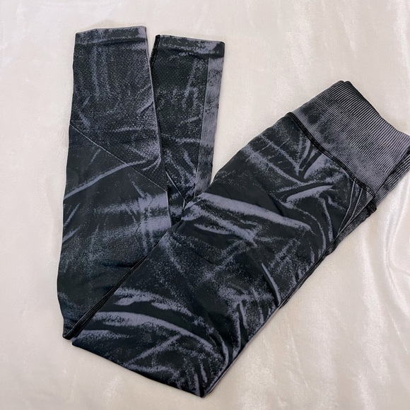 lululemon ebb to street tight leggings in wash - Picture 7 of 12